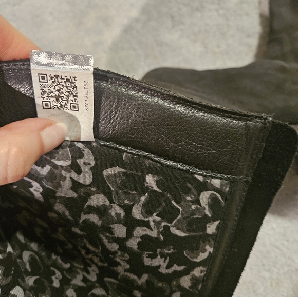 UGG Seldon Tall 1009201 Black Womens Boots, Size 7 - Picture 8 of 15